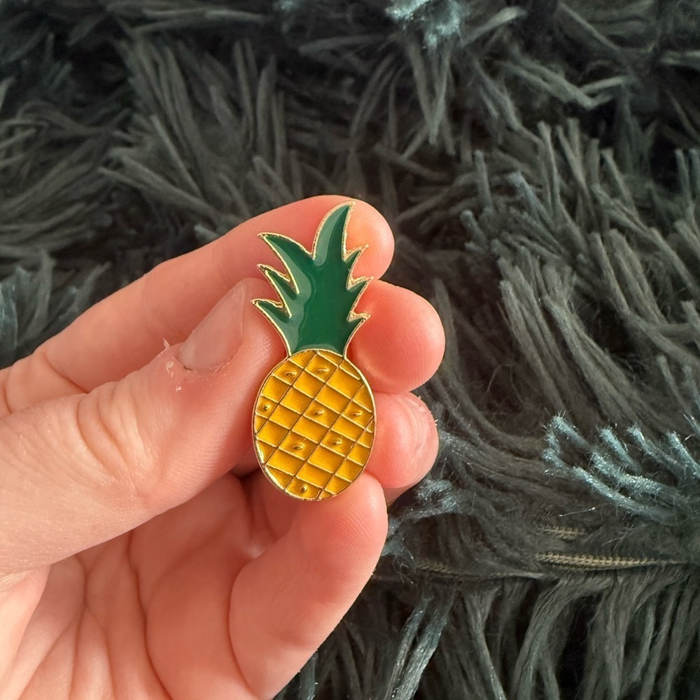 Women’s Jewelry Adorable Cute Pineapple Enamel Pin-Green, Yellow, and Gold